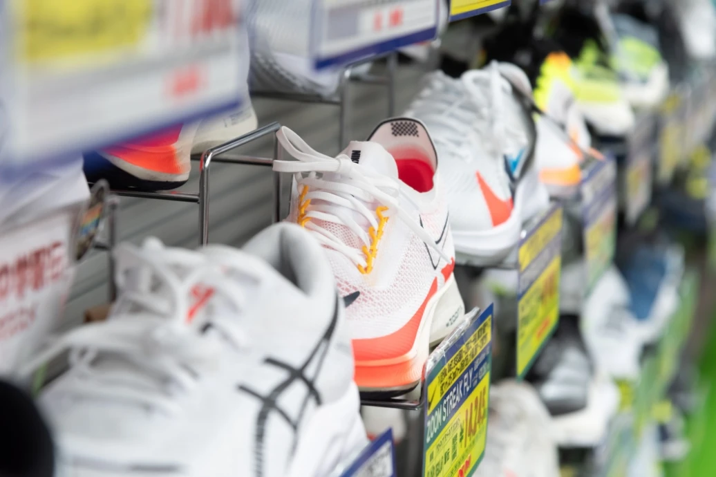 太陽スポーツ富山店 ランニングシューズ売場